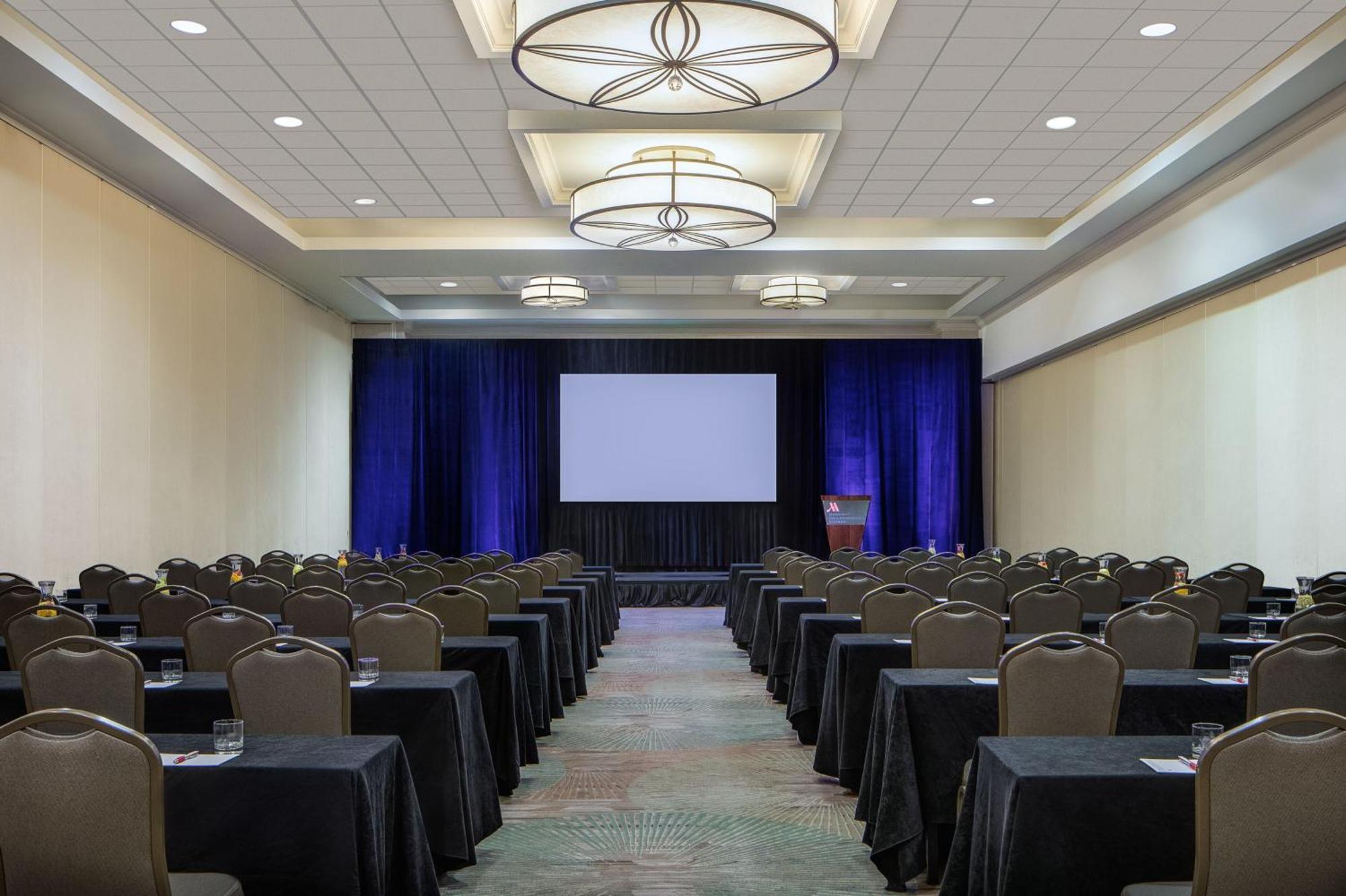 Dallas-Addison Marriott Quorum By The Galleria Экстерьер фото
